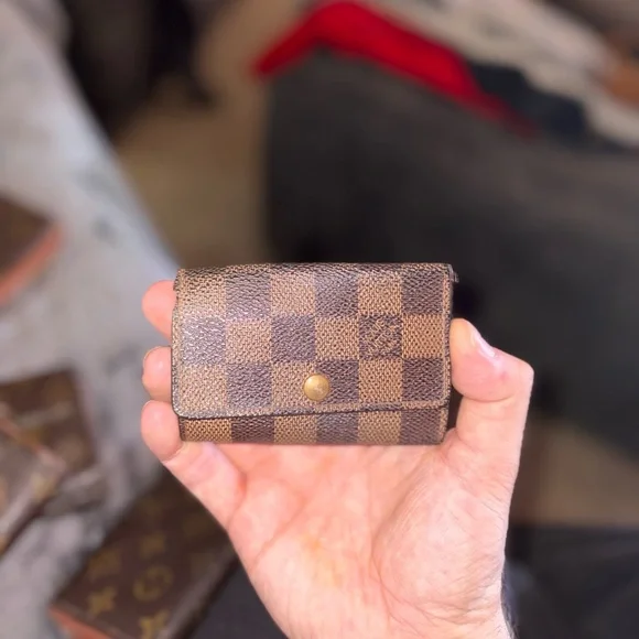 Louis Vuitton Multicles Key Holder in signature Damier Ebene canvas